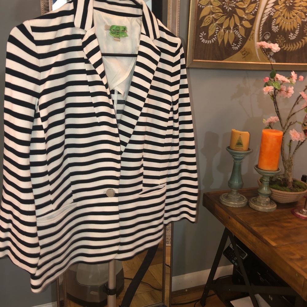 LIKE NEW banana republic blazer!!!